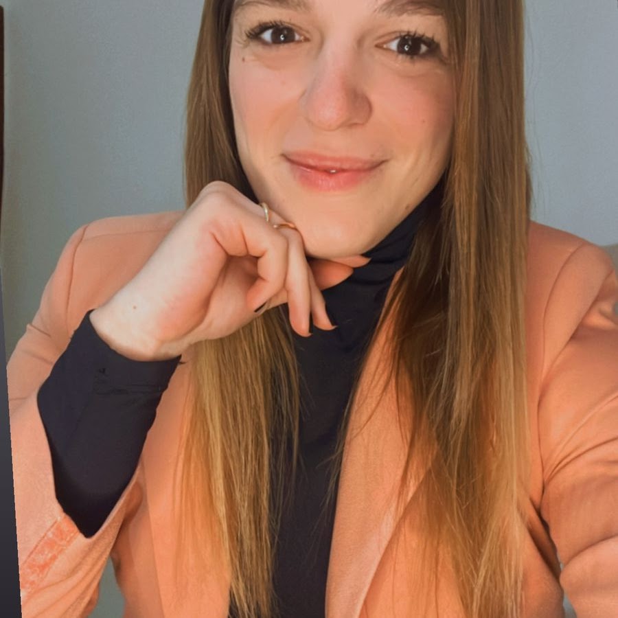 Foto da Dra. Letícia Trevisani Carbone